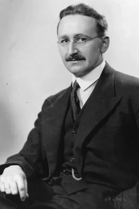 The historical roots of anarcho-capitalism: Molinari, Spooner, and Tucker