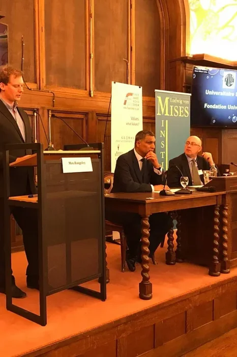 Libertarians, libertaires, and libertines: avoiding confusion
